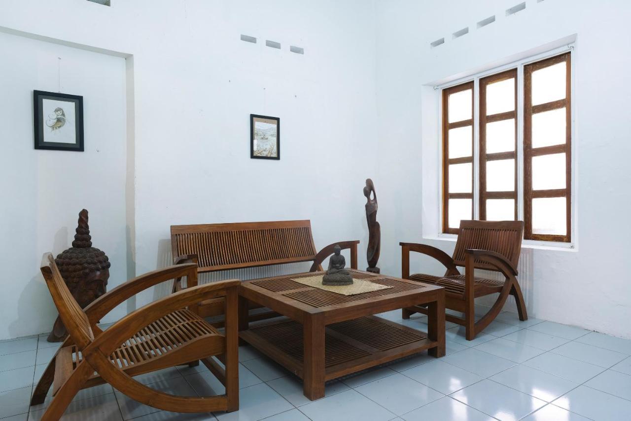 Oyo 287 Rumah Eyang Near Rsud Kota Yogyakarta Hotel Exterior foto